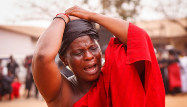 Côte d’Ivoire: le business rentable des femmes pleureuses [Reportage]