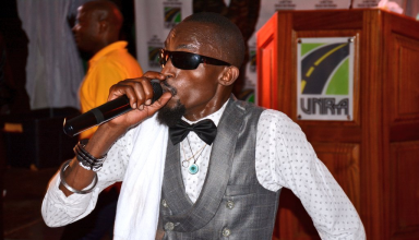 L&rsquo;Ouganda et son président pleurent la mort du musicien Mowzey, 34 ans