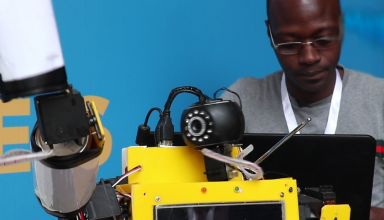 À la découverte de VT-BOT, le robot-enseignant du Togolais Sam Kodo