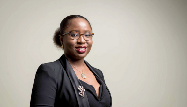 Akasemi Ollor : l’avocate nigériane de 29 ans qui fait sensation dans le milieu des affaires